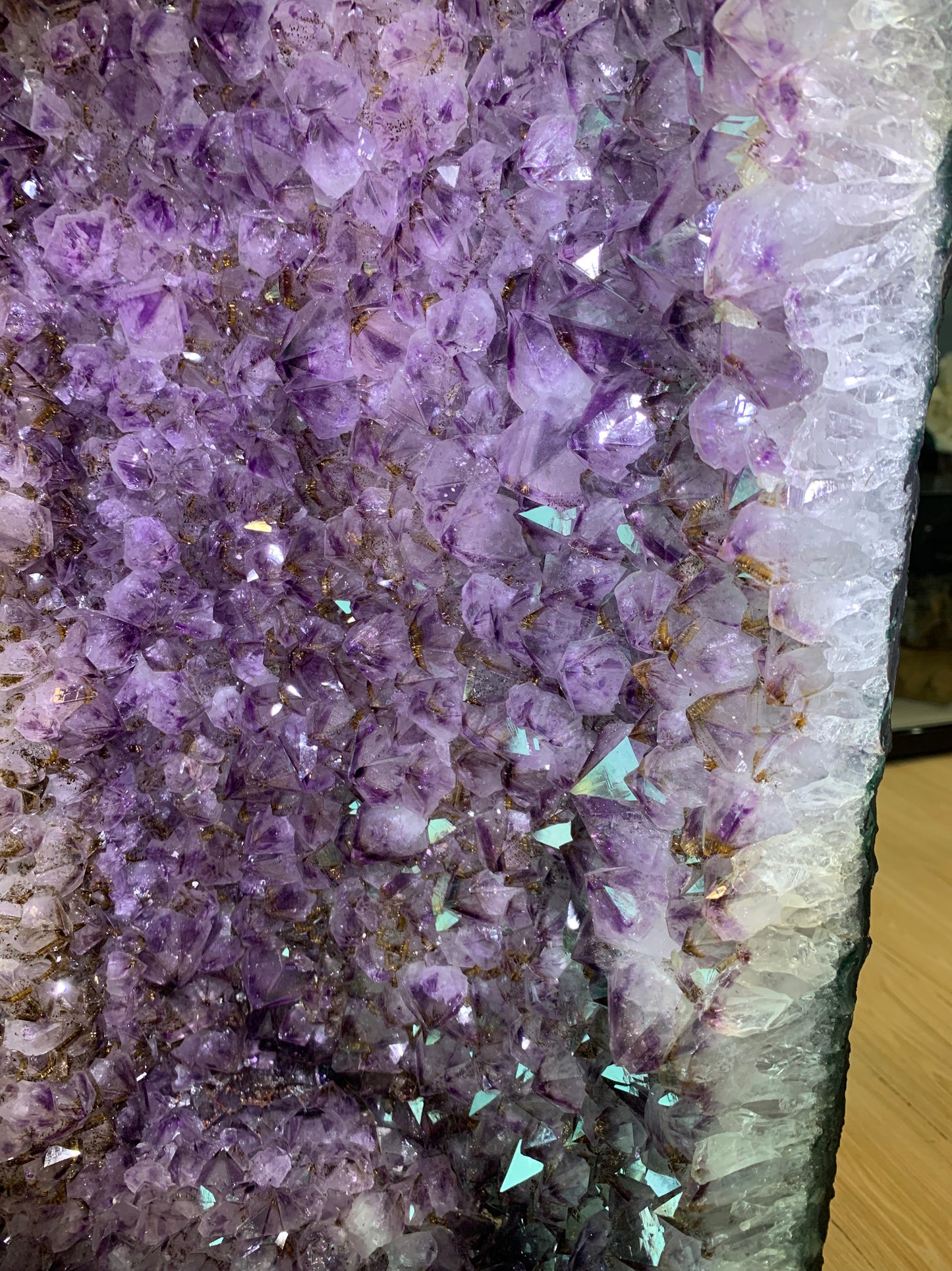 xl large amethyst geode with much rutilated rare straight cave 直筒钛晶洞 携带管腰带💯100%天然紫钛晶洞 144kg 120cm
