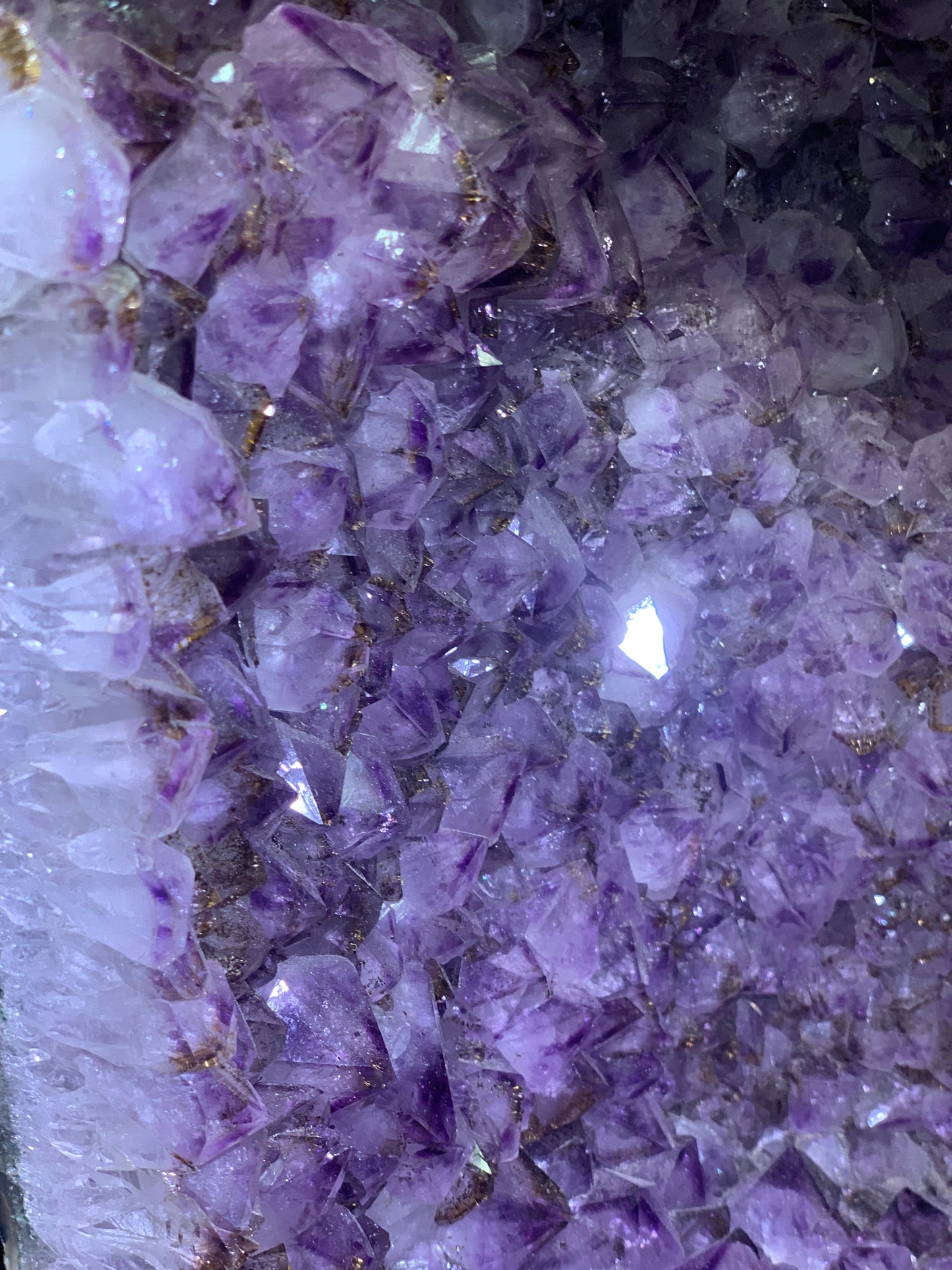 xl large amethyst geode with much rutilated rare straight cave 直筒钛晶洞 携带管腰带💯100%天然紫钛晶洞 144kg 120cm