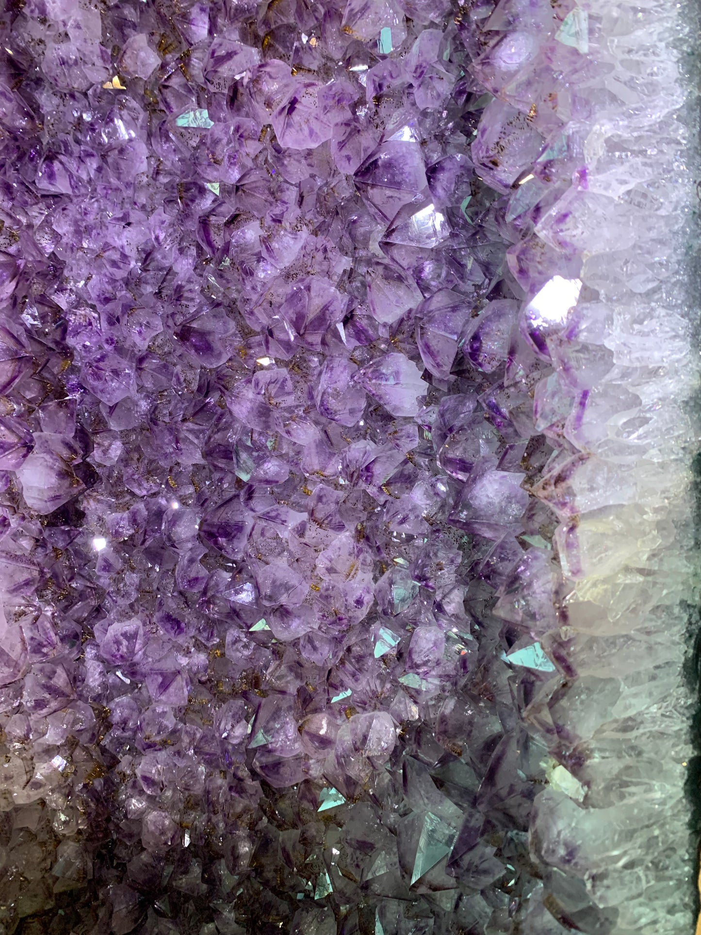 xl large amethyst geode with much rutilated rare straight cave 直筒钛晶洞 携带管腰带💯100%天然紫钛晶洞 144kg 120cm