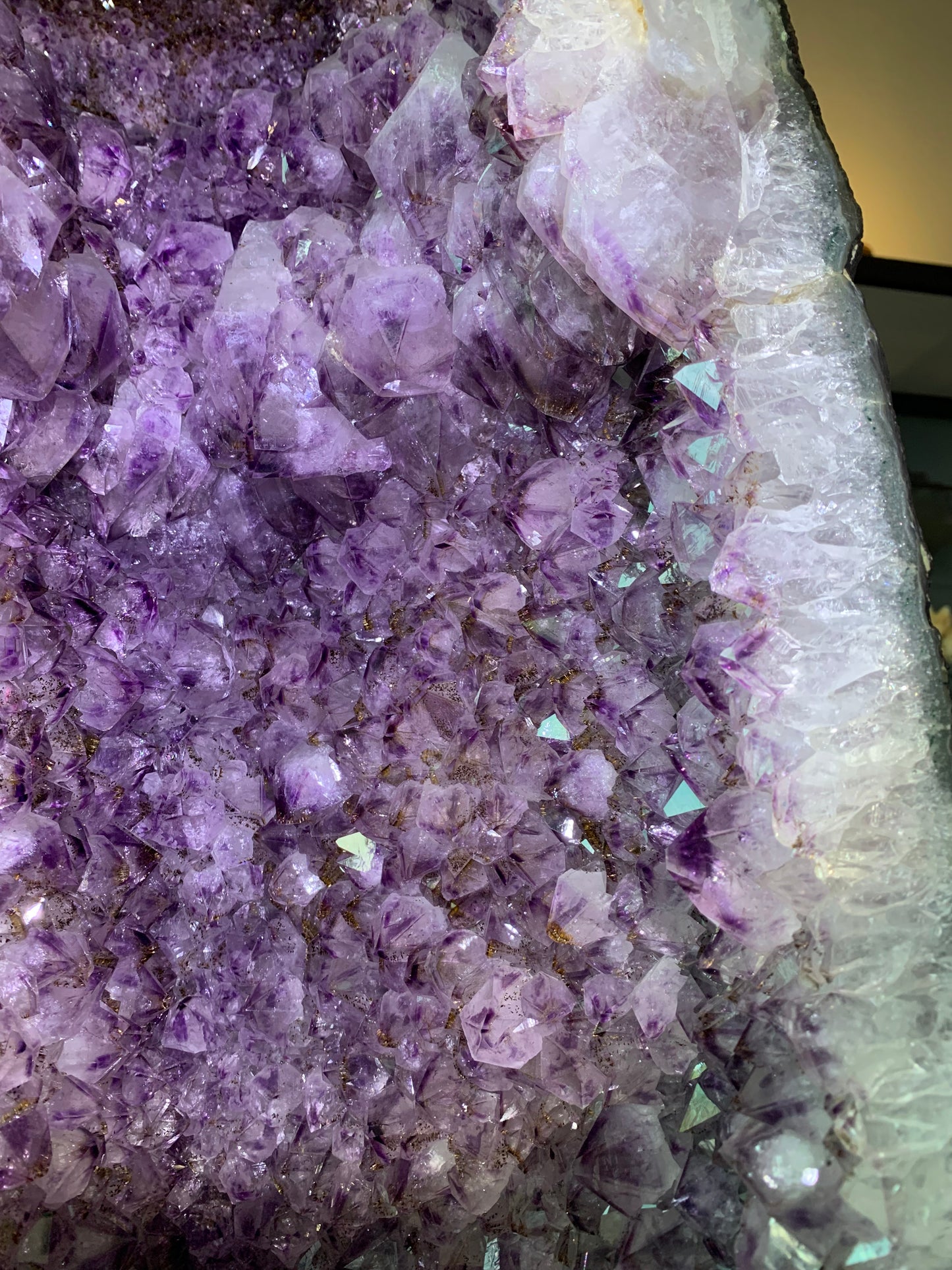 xl large amethyst geode with much rutilated rare straight cave 直筒钛晶洞 携带管腰带💯100%天然紫钛晶洞 144kg 120cm