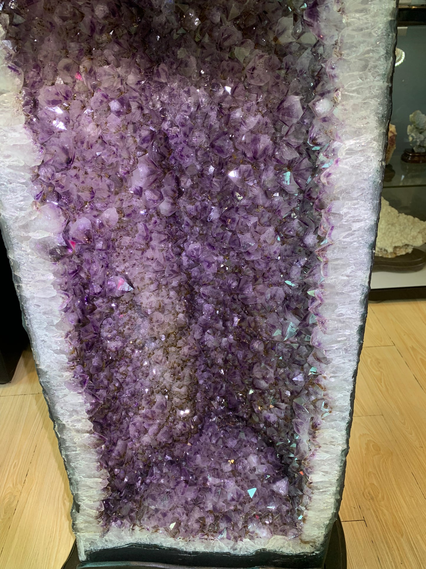 xl large amethyst geode with much rutilated rare straight cave 直筒钛晶洞 携带管腰带💯100%天然紫钛晶洞 144kg 120cm